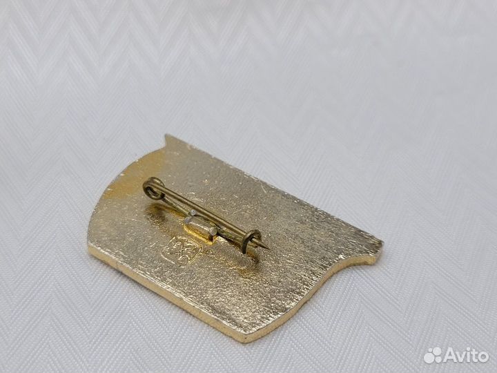 Знак значок 27 комсомольская конференция Челябинск