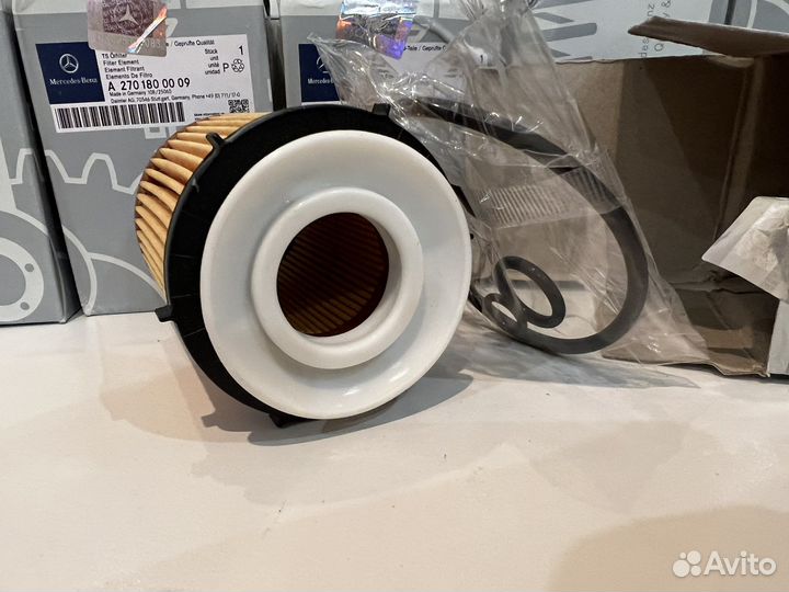 Масляный фильтр Mercedes A2701800109 W212-213