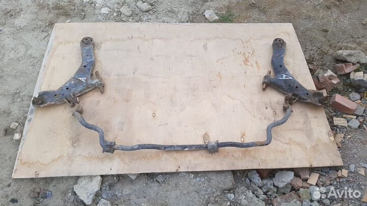 Тяга реактивная,рычаги Hyundai Elantra XD