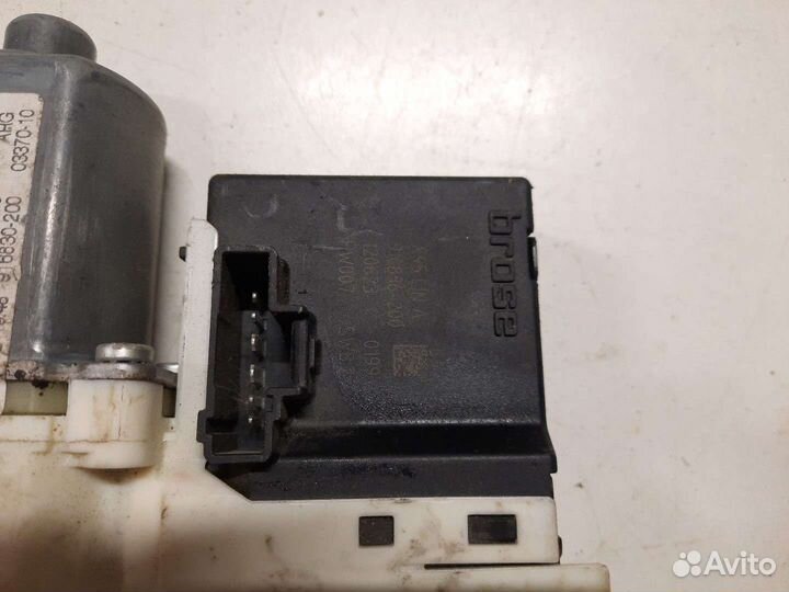 Мотор стеклоподъемника задний Renault Fluence 1