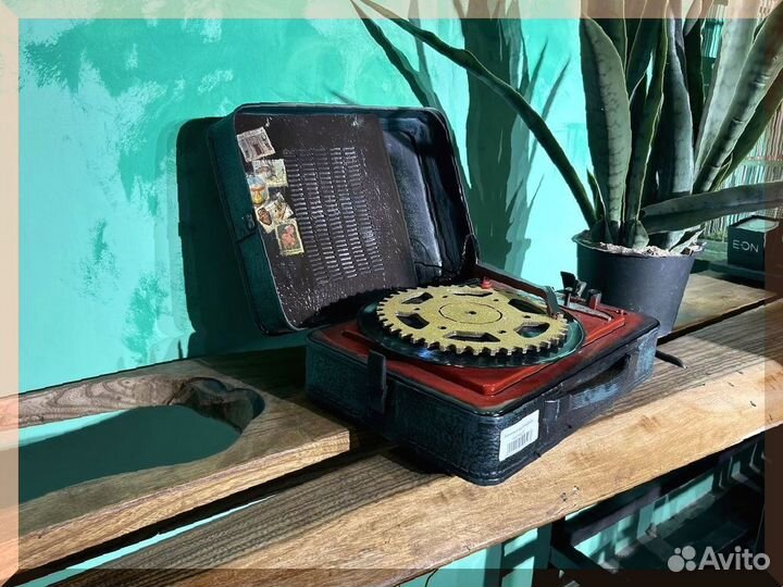 Виниловый проигрыватель декоративный