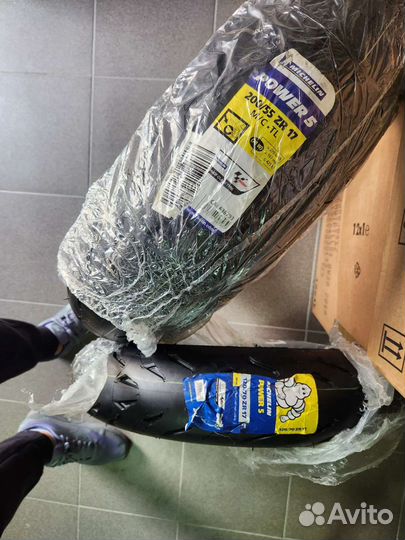 Michelin Power CL 200/55 R17 и 125/70 R17