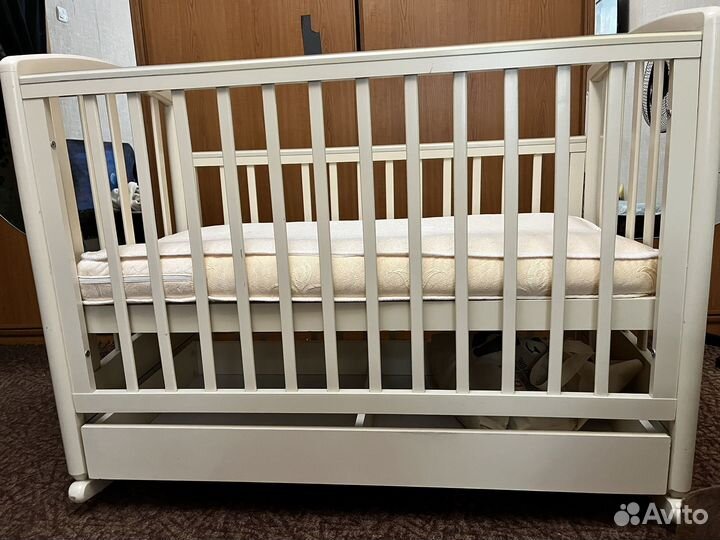 Детская кроватка