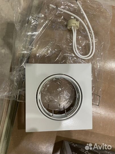 Потолочные встраеваемые светильники