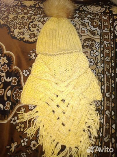 Вязанный комплект и носки