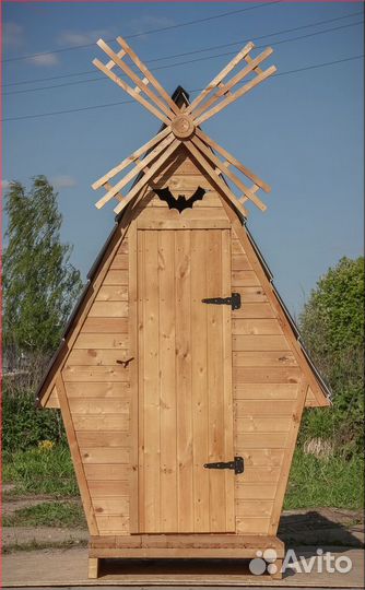 Уличный туалет деревянный