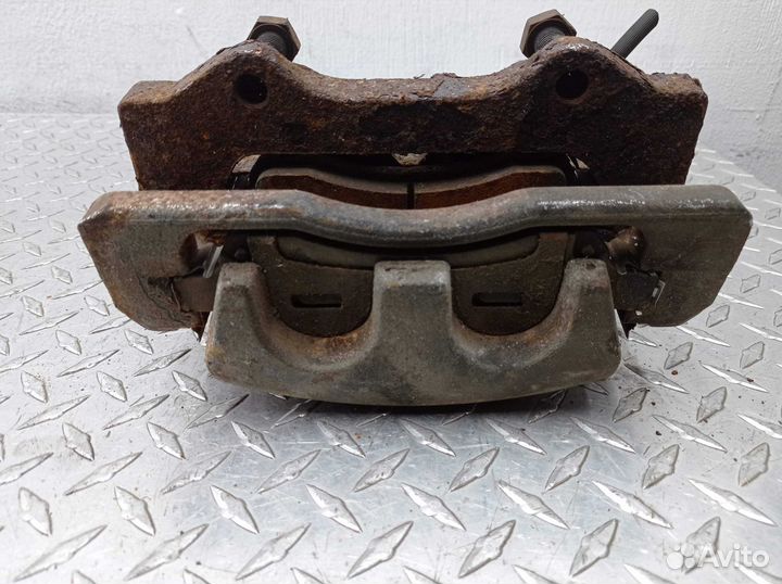 Суппорт передний левый GMC Canyon 1