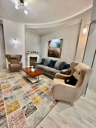 3-к. квартира, 100 м², 3/8 эт.