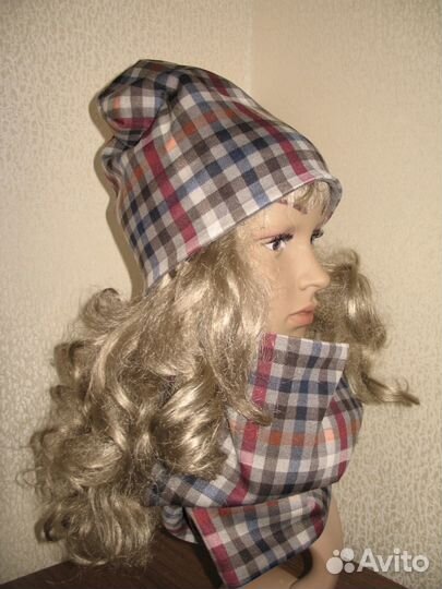 Продаю новый комплект шапка + снуд