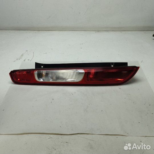 Фонарь задний Ford Focus 2004