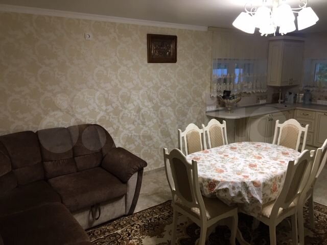 Дом 201 м² на участке 6 сот.