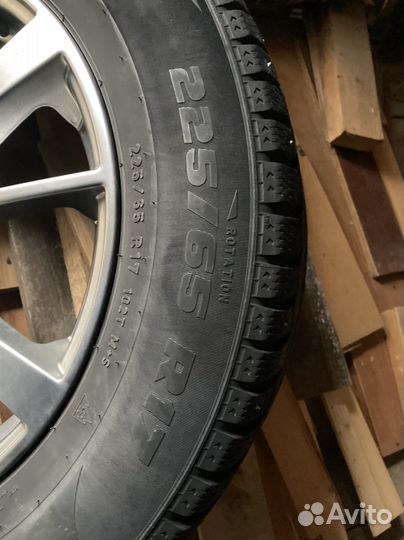 Pirelli Formula Ice 225/65 R17 102T