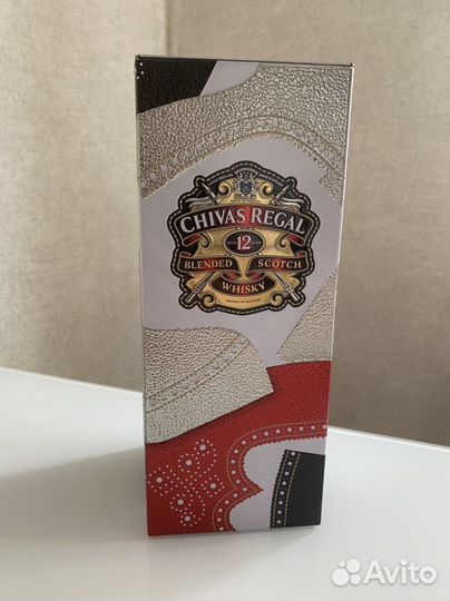 Металлическая коробка от виски Chivas Regal 12