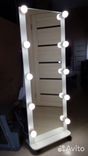 Зеркало напольное с подсветкой