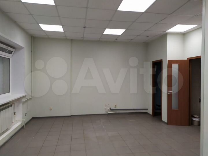 Торг.помещение 42м ул.Болдина 107