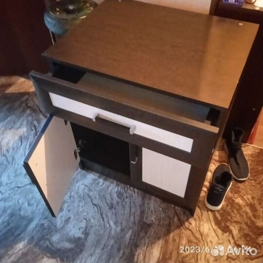 Тумба прикроватная