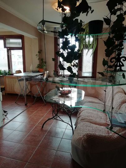 4-к. квартира, 60 м², 5/5 эт.