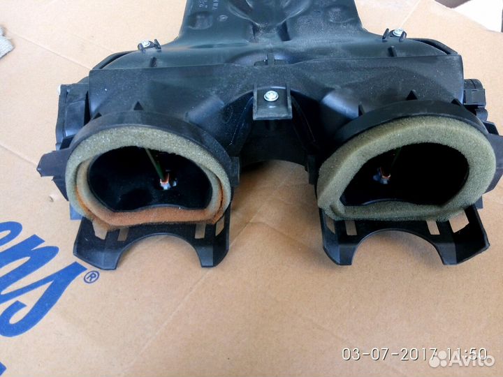 Мерседес Бенц ML 350 164 воздуховод Торпедо центра