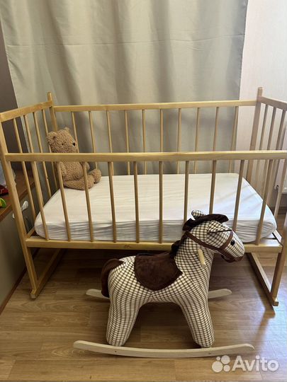 Кроватка детская деревянная маятник