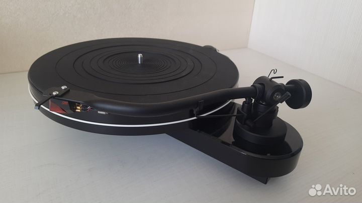 Проигрыватель винила Pro-Ject RPM 1.3 Genie