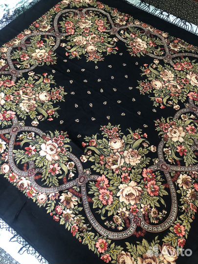 Павловопосадский шерстяной платок