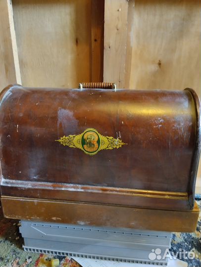 Швейная машинка зингер