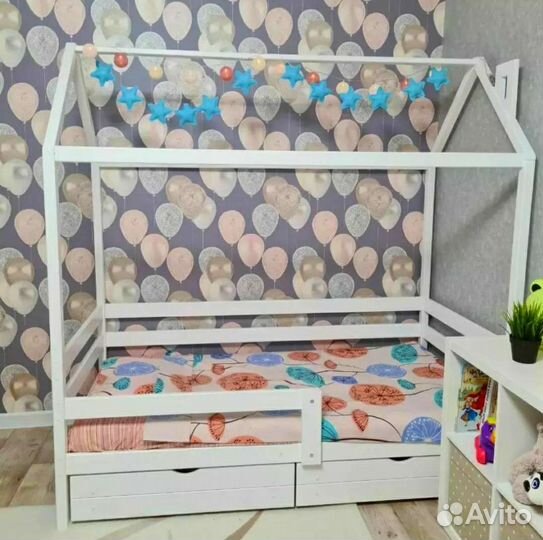 Кровать домик