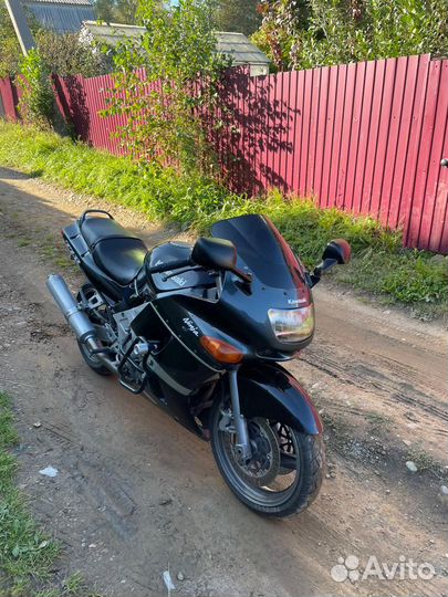 Kawasaki ZZR-400
