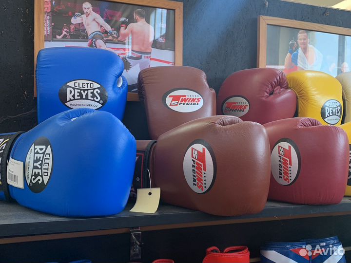 Боксерские перчатки