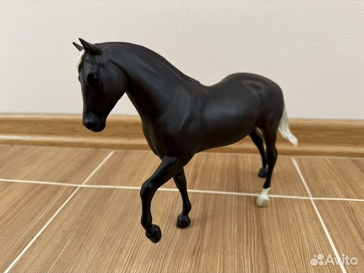 Лошади breyer