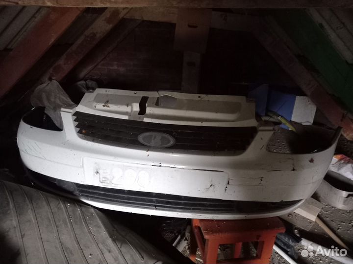 Продам бампер на приору