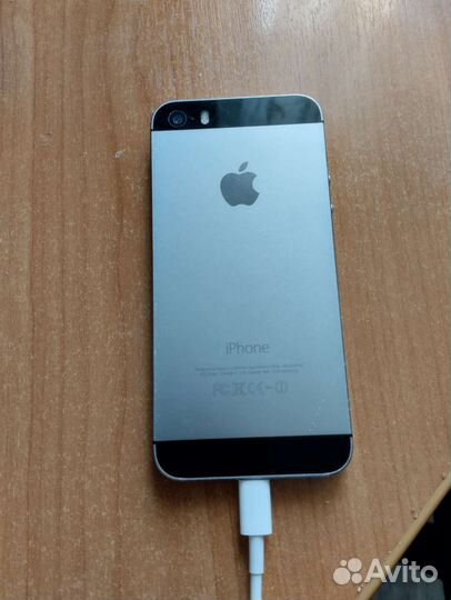 Телефон iPhone