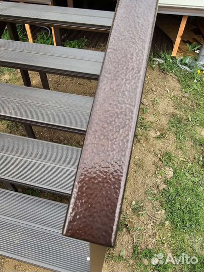 Уличная лестница. Крыльцо