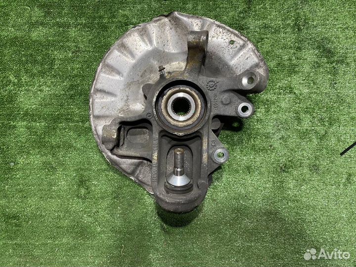 Кулак задний левый Mercedes-Benz GLE W166