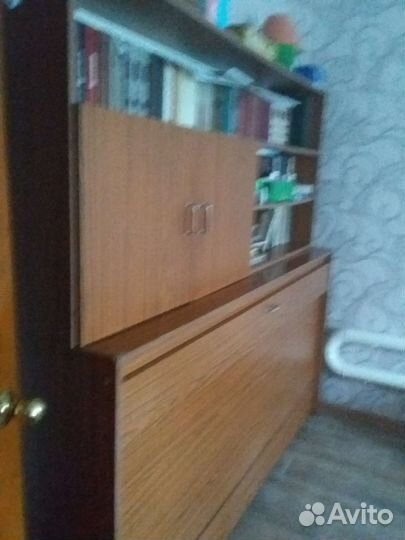 Стенка с кроватью
