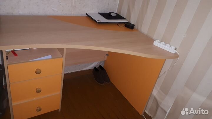 Писсменный стол