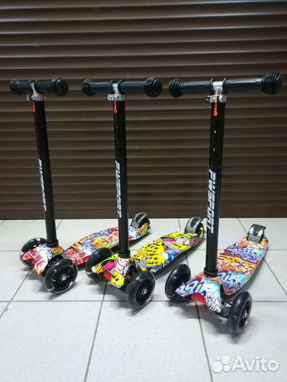 Самокат детский трехколесный новый