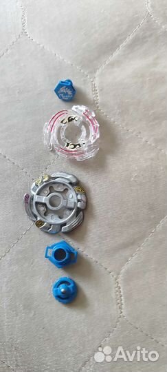 Beyblade Lightning L-Drago mid-fake metal fight