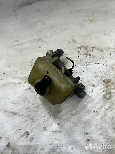 Главный тормозной цилиндр на volvo 850