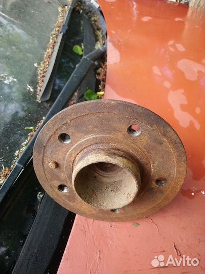 Задняя ступица на Мерседес W123.W126