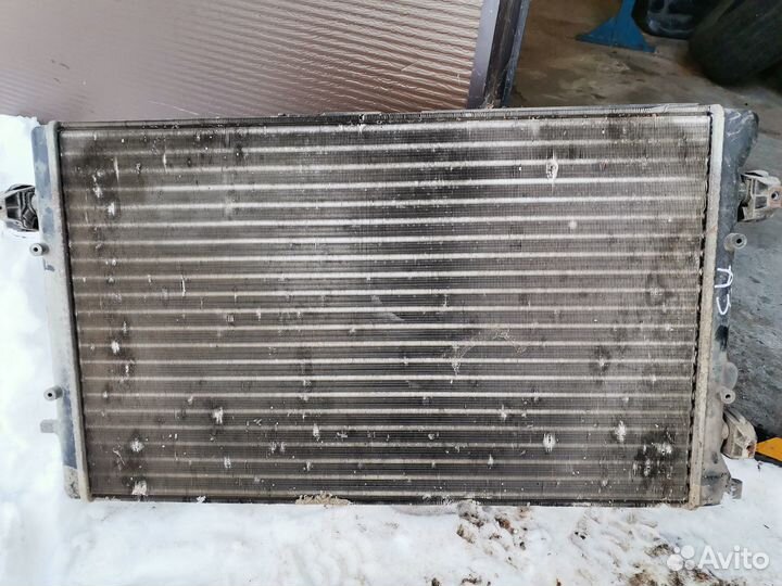 Радиатор основной Audi A3 VW Skoda
