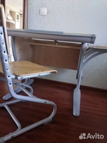 Растущий стол со стулом