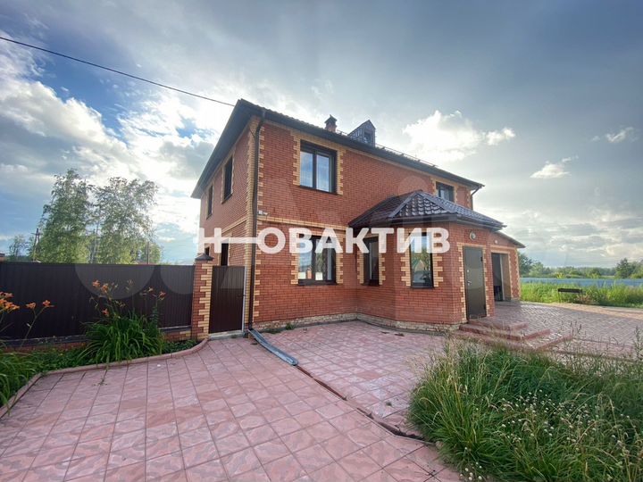 Дом 235,5 м² на участке 21 сот.