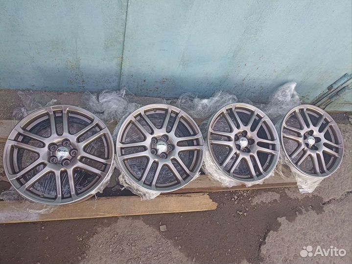 Литьё Toyota R17 как новые 5 100