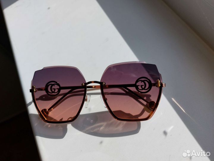 Солнцезащитные очки женские prada gucci