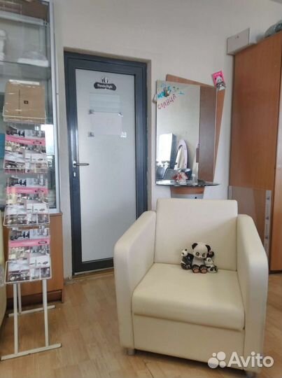 Кресло в холл для салона красот
