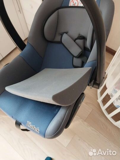 Детское автокресло zlatek