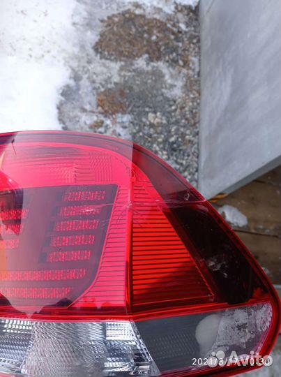 Задний правый фонарь volkswagen polo