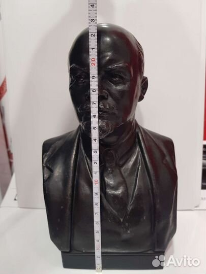 Бюст Ленина