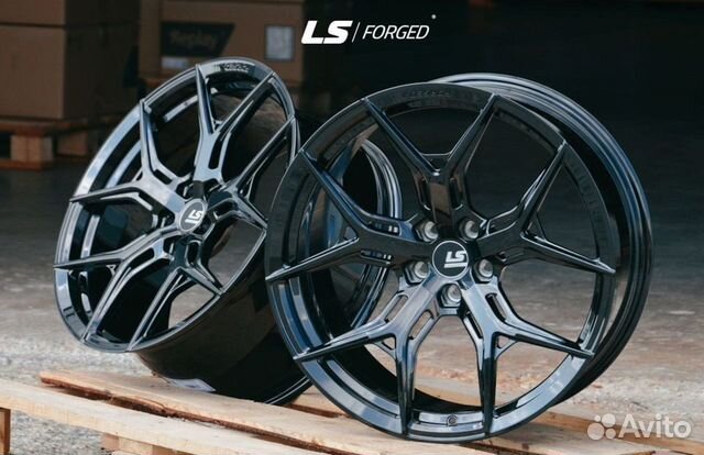 Кованые диски LS Forged R22 на BMW X7 X5 G05 X6